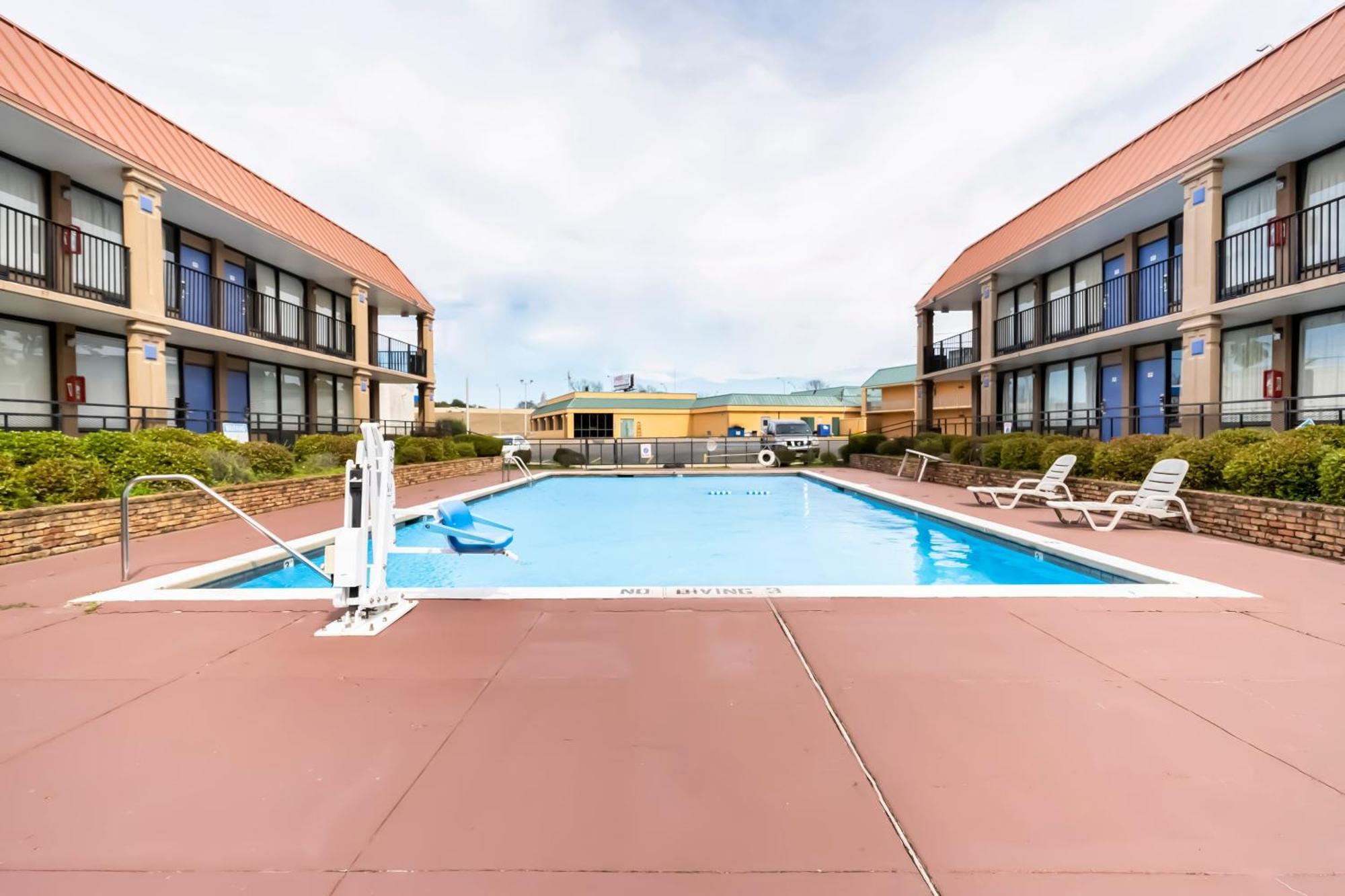 Oyo Hotel Bossier City La - Red River Eksteriør bilde